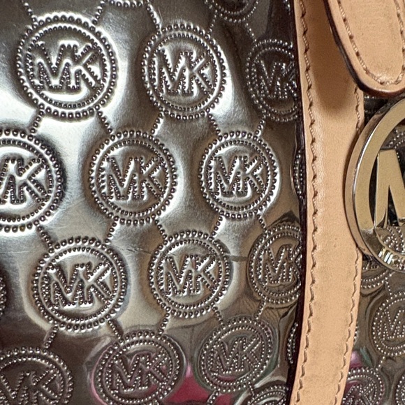 Michael Kors Silver monogram tote Bag - Picture 2 of 7